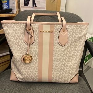 Brand new Michael kors tote don’t have tags